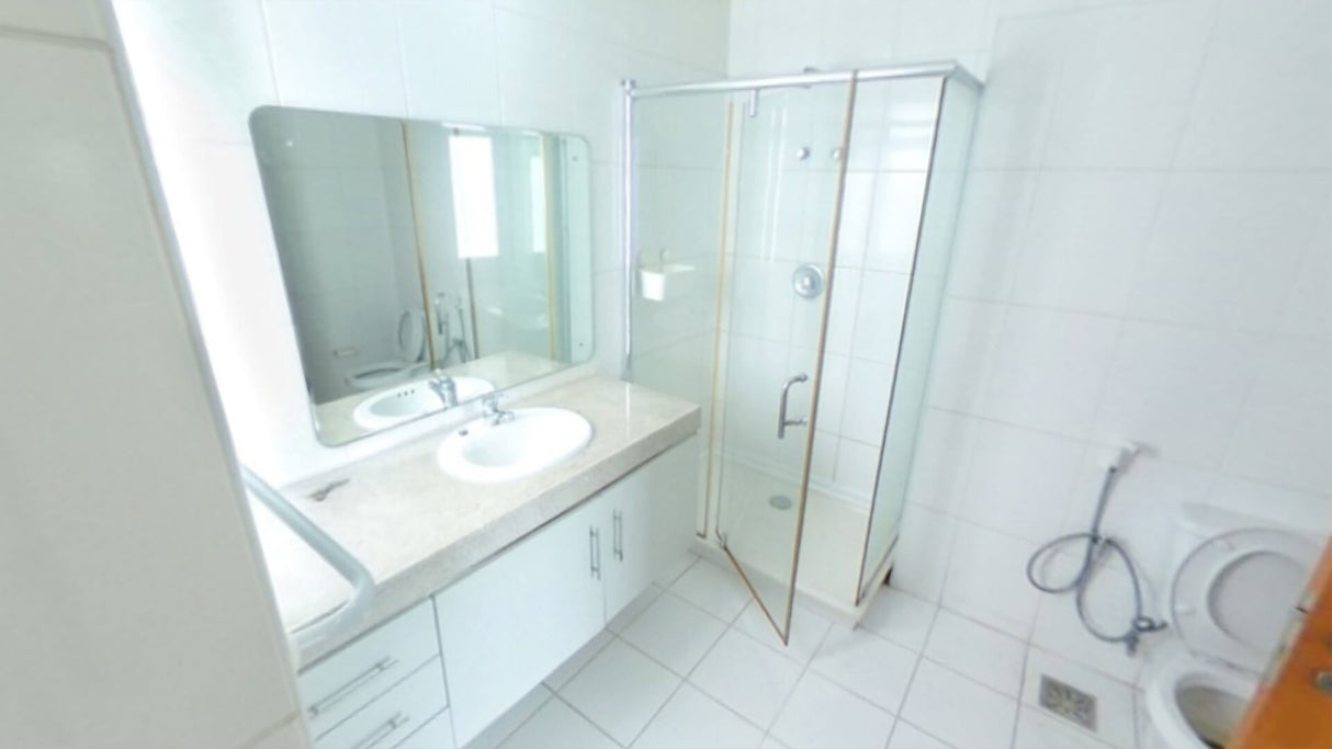 T1 Bellas Business Park