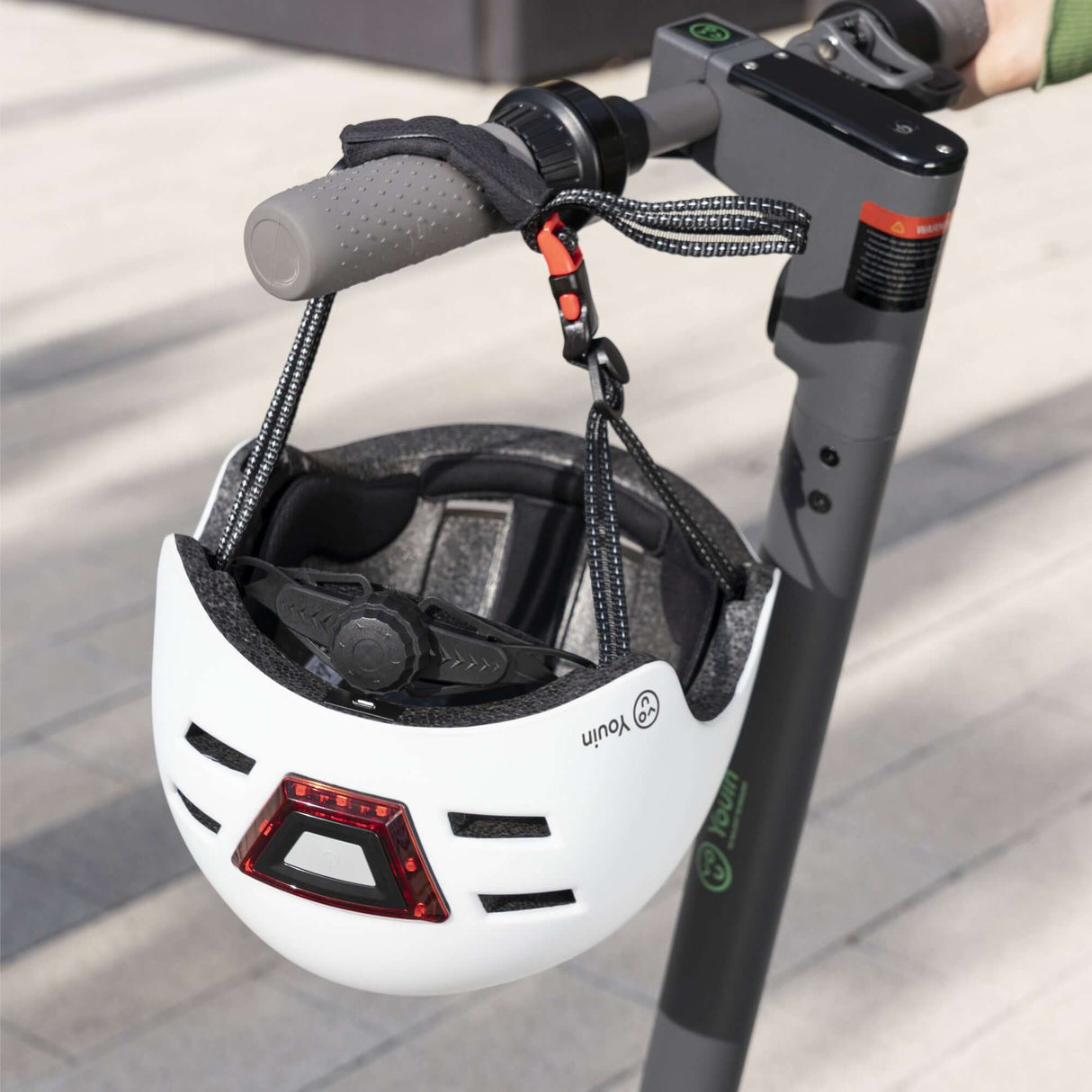 Capacete led frontal e traseiro branco - tamanho M