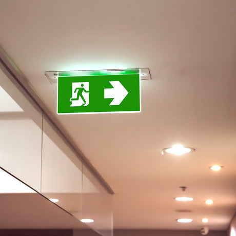 Luminária de Emergência LED 2W Recuada IP20 Braytron com Sinalização de Saída