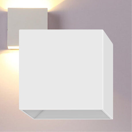 Luminária de Parede Braytron Vekta 2x2W Branca IP65 | Iluminação Externa